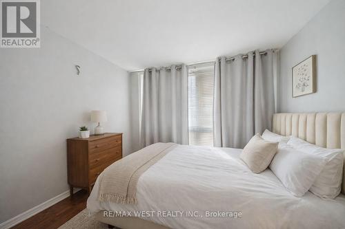 2 Lisburn Crescent, Toronto, ON - Indoor Photo Showing Bedroom