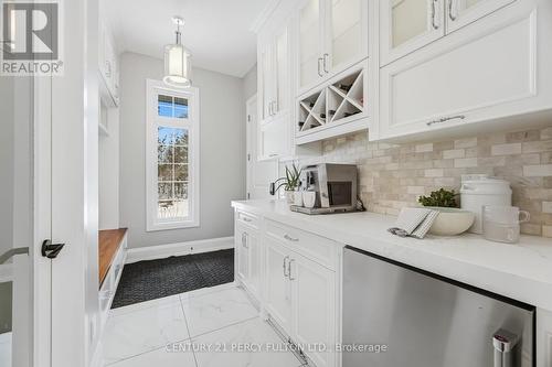 3905 Sideline 14, Pickering, ON - Indoor Photo Showing Kitchen