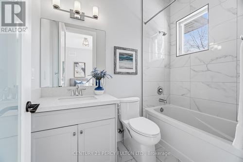 3905 Sideline 14, Pickering, ON - Indoor Photo Showing Bathroom