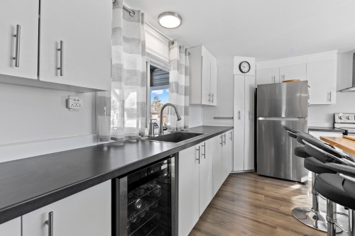 Kitchen - 41 Rue André, Saint-Clet, QC - Indoor Photo Showing Kitchen With Upgraded Kitchen