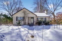 71 Av. Edison Saint-Lambert, QC J4R 2P3