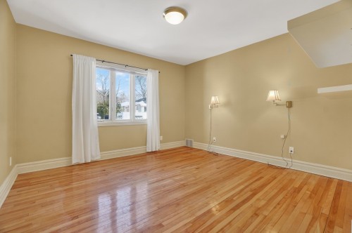 Master Bedroom - 71 Av. Edison, Saint-Lambert, QC - Indoor Photo Showing Other Room