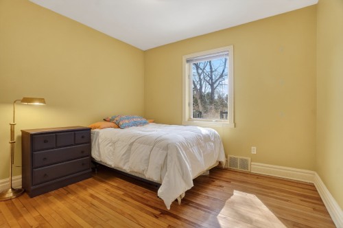Bedroom - 71 Av. Edison, Saint-Lambert, QC - Indoor Photo Showing Bedroom
