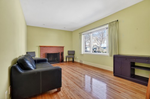 Living Room - 71 Av. Edison, Saint-Lambert, QC - Indoor With Fireplace