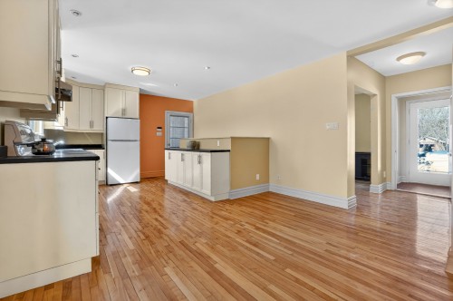 Dining Room - 71 Av. Edison, Saint-Lambert, QC - Indoor Photo Showing Kitchen