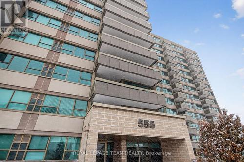 606 - 555 BRITTANY DRIVE  Ottawa, ON K1K 4C5