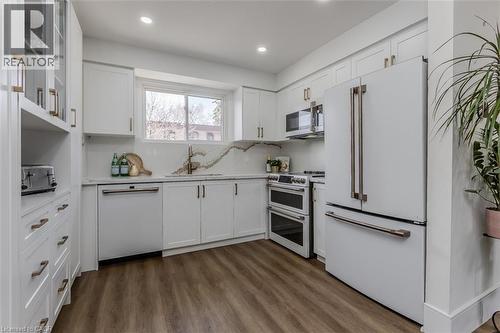 621 Francis Road, Burlington, ON - Indoor Photo Showing Kitchen