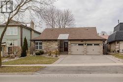 2360 CAVENDISH DRIVE  Burlington, ON L7P 3B4
