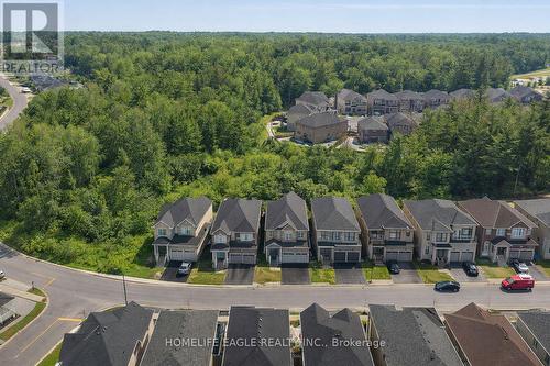 71 WOODHAVEN AVENUE  Aurora, ON L4G 3Y2