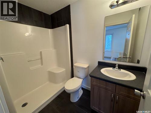 527 Alexandra Street, Weyburn, SK - Indoor Photo Showing Bathroom
