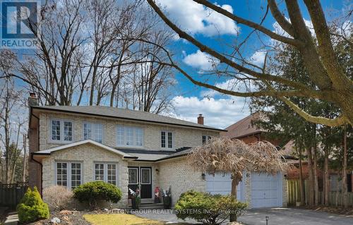61 SOMERSET CRESCENT  Richmond Hill, ON L4C 8N8
