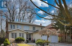 61 SOMERSET CRESCENT Richmond Hill, ON L4C 8N8