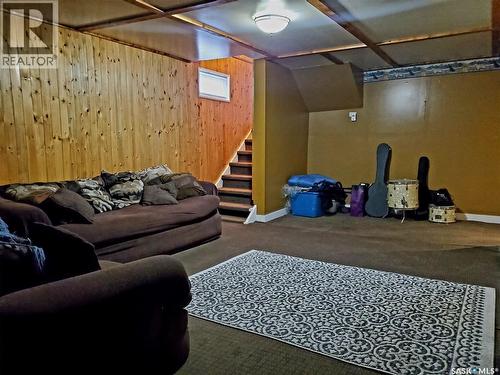 102 Railway Avenue E, Waldeck, SK - Indoor