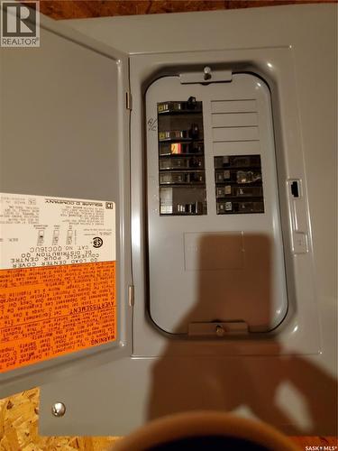 102 Railway Avenue E, Waldeck, SK - Indoor