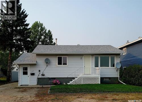 102 Railway Avenue E, Waldeck, SK - Outdoor With Exterior