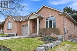 28 WAINWRIGHT Boulevard Dundas, ON L9H 7N5