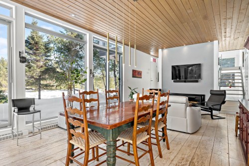 Salle à manger - 2250 Ch. De L'Étang, Sainte-Adèle, QC - Indoor Photo Showing Dining Room