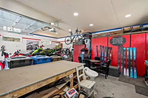 Garage - 2250 Ch. De L'Étang, Sainte-Adèle, QC - Indoor