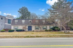 24 Laureleaf Road Markham, ON L3T 2X5