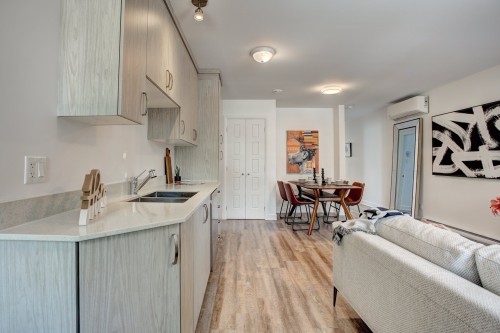 Kitchen - 3950 Rue Lacordaire, Montréal (Mercier/Hochelaga-Maisonneuve), QC - Indoor Photo Showing Kitchen With Double Sink