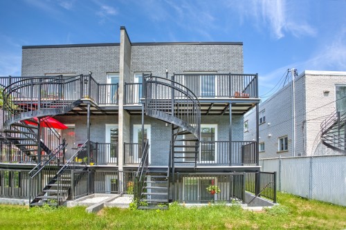 Back of Structure - 3950 Rue Lacordaire, Montréal (Mercier/Hochelaga-Maisonneuve), QC - Outdoor With Deck Patio Veranda