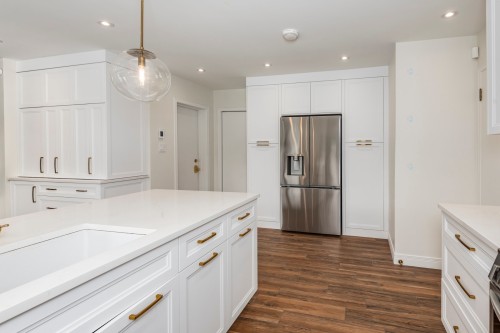 Kitchen - 2150 Ch. Athlone, Mont-Royal, QC - Indoor Photo Showing Kitchen