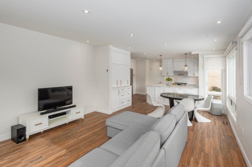 Family Room - 2150 Ch. Athlone, Mont-Royal, QC - Indoor Photo Showing Living Room