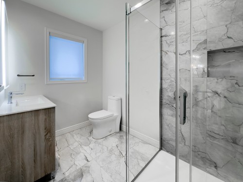 Bathroom - 2150 Ch. Athlone, Mont-Royal, QC - Indoor Photo Showing Bathroom