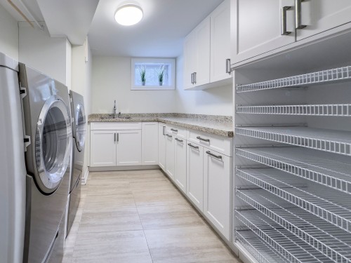 Laundry - 2150 Ch. Athlone, Mont-Royal, QC - Indoor Photo Showing Laundry Room