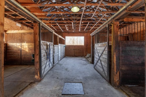 Stable - 306Z Rue Ganivet, Rigaud, QC 