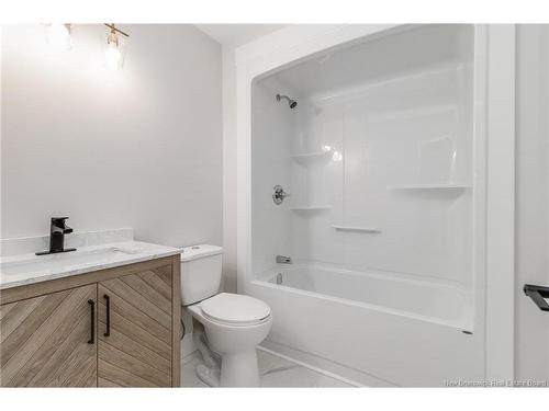 7 Brizley St, Oromocto, NB 