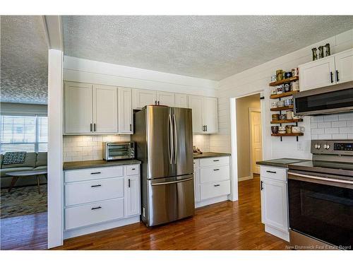 12 Dahlia Dr, Fredericton, NB 