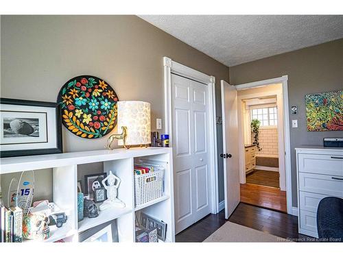 12 Dahlia Dr, Fredericton, NB 