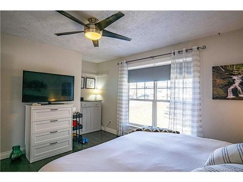 12 Dahlia Dr, Fredericton, NB 