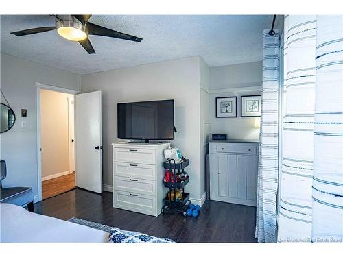 12 Dahlia Dr, Fredericton, NB 