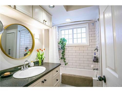 12 Dahlia Dr, Fredericton, NB 