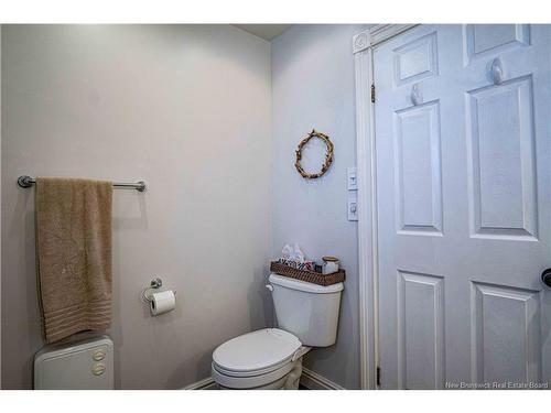 12 Dahlia Dr, Fredericton, NB 