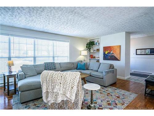 12 Dahlia Dr, Fredericton, NB 