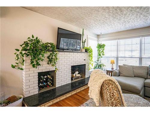 12 Dahlia Dr, Fredericton, NB 