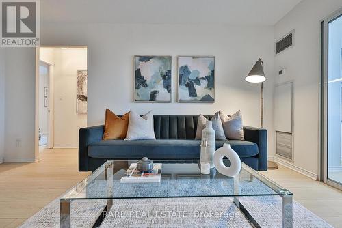 812 - 135 HILLCREST AVENUE  Mississauga, ON L5B 4B1