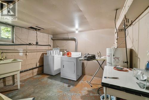 1491 Woodeden Drive, Mississauga, ON - Indoor Photo Showing Laundry Room