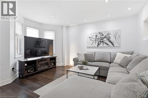 2223 Headon Road, Burlington, ON - Indoor Photo Showing Living Room