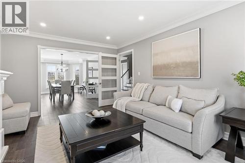 2223 Headon Road, Burlington, ON - Indoor Photo Showing Living Room