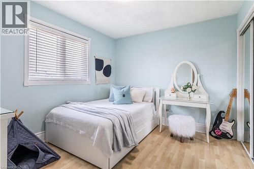 2223 Headon Road, Burlington, ON - Indoor Photo Showing Bedroom
