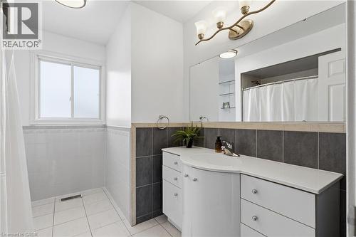 2223 Headon Road, Burlington, ON - Indoor Photo Showing Bathroom