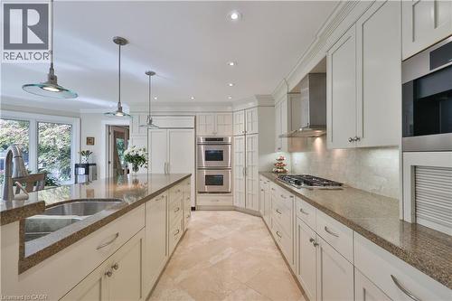 342 Pomona Avenue, Burlington, ON - Indoor Photo Showing Kitchen With Double Sink With Upgraded Kitchen