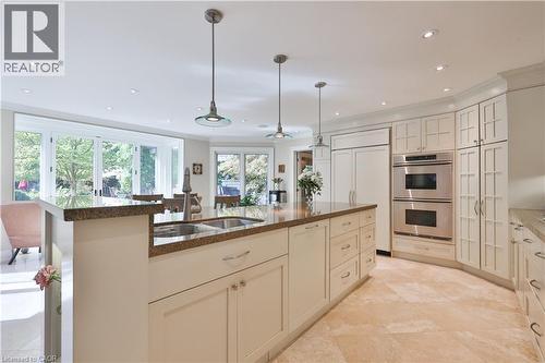 342 Pomona Avenue, Burlington, ON - Indoor Photo Showing Kitchen With Double Sink With Upgraded Kitchen