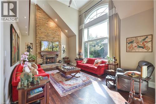 342 Pomona Avenue, Burlington, ON - Indoor Photo Showing Living Room With Fireplace