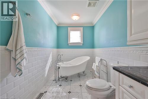 342 Pomona Avenue, Burlington, ON - Indoor Photo Showing Bathroom