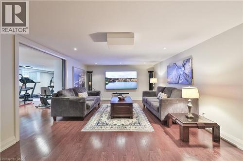 342 Pomona Avenue, Burlington, ON - Indoor Photo Showing Living Room